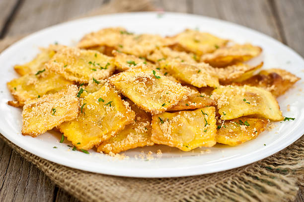 fried ravioli - fried ravioli stock pictures, royalty-free photos & images