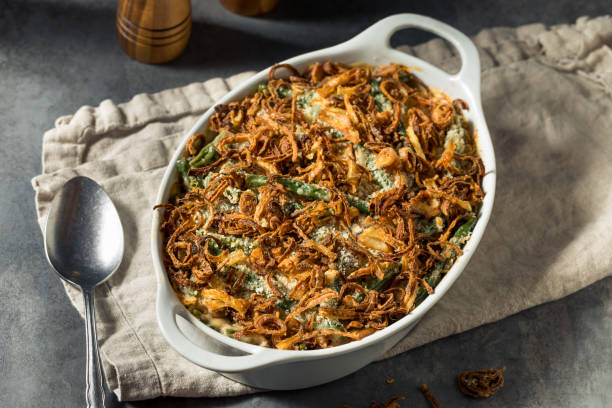 healthy homemade thanksgiving green bean casserole - green bean casserole stock pictures, royalty-free photos & images