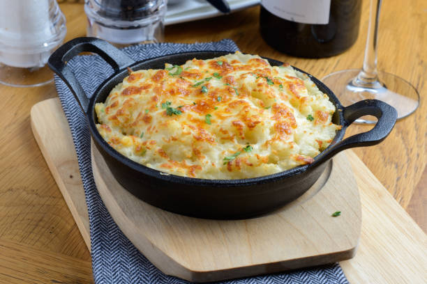 shepherd's pie - mashed potato casserole stock pictures, royalty-free photos & images